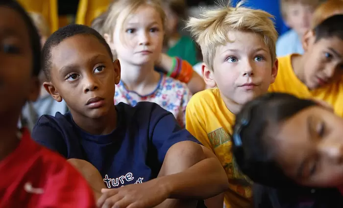 Bloomberg: Οι σημερινοί μαθητές θα ζημιώσουν κατά 10 τρισ. δολάρια