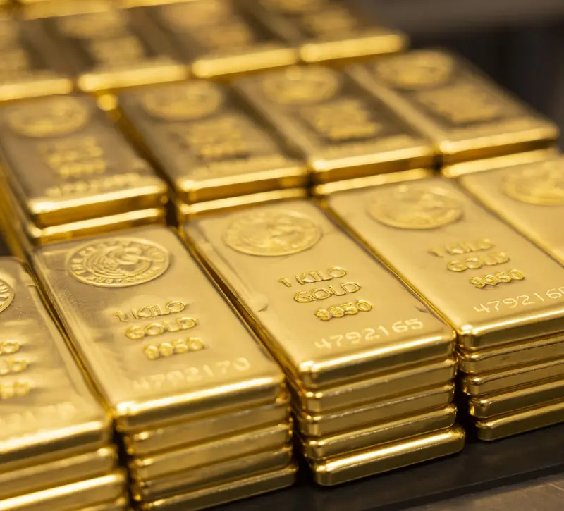 Χρυσός: Κρατά πάνω από τα 4.300 δολάρια μετά το άλμα 7% – Κοντά στα υψηλά παραμένει ο χαλκός