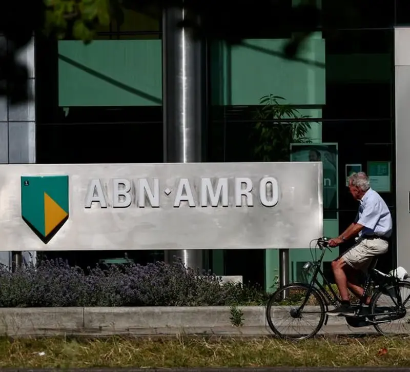 ABN Amro: Στα €780 εκατ. τα καθαρά κέρδη του β΄ τριμήνου – Στα €6,8 δισ. ανεβάζει τον στόχο εσόδων για το 2026