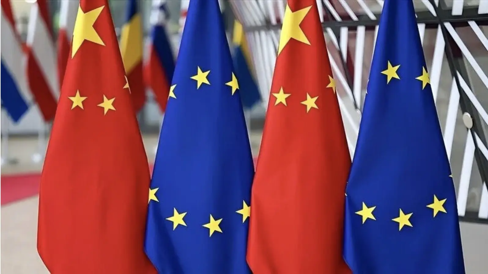 ΕΕ: Ετοιμάζει ασπίδα για επιχειρήσεις που μειώνουν την εξάρτηση από την Κίνα