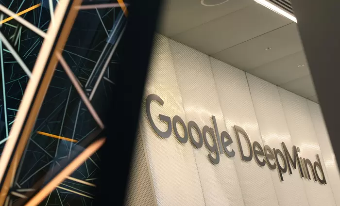 Η Google ετοιμάζει «αντεπίθεση» στη μάχη της AI