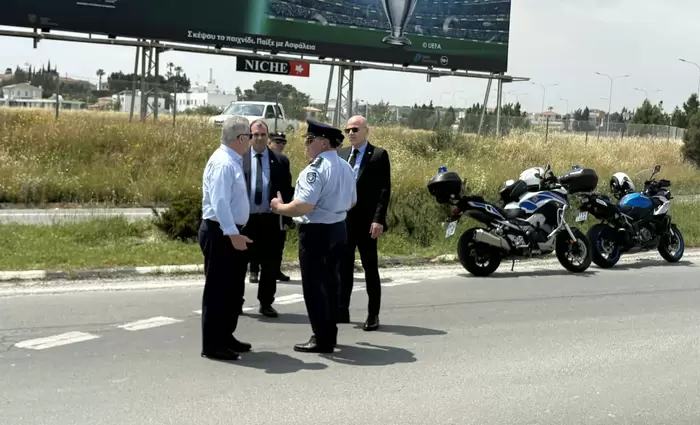 Κτηνοτρόφοι έκλεισαν κυκλικό κόμβο Ριζοελιάς και λιμάνι Λάρνακας - Ένταση με Υπ. Δικαιοσύνης