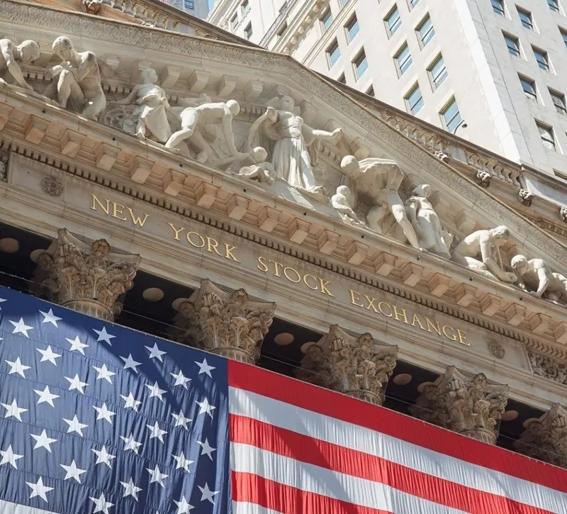 Wall Street: Κέρδη μετά τα αδύναμα στοιχεία για την απασχόληση – Υποχωρούν οι αποδόσεις των ομολόγων
