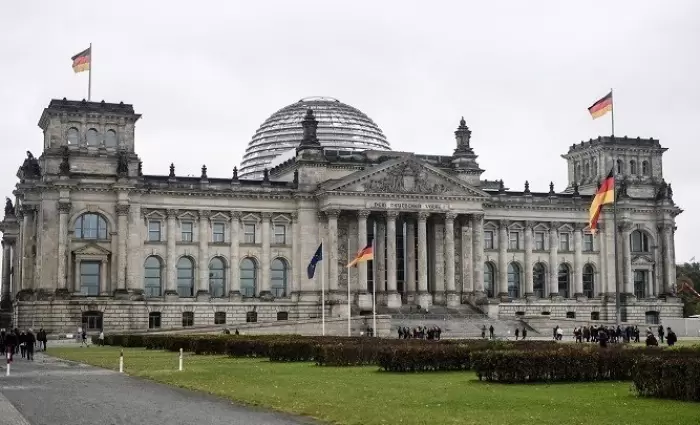 Bundestag: Ψήφισε μέτρα για την συγκράτηση των τιμών στα καύσιμα