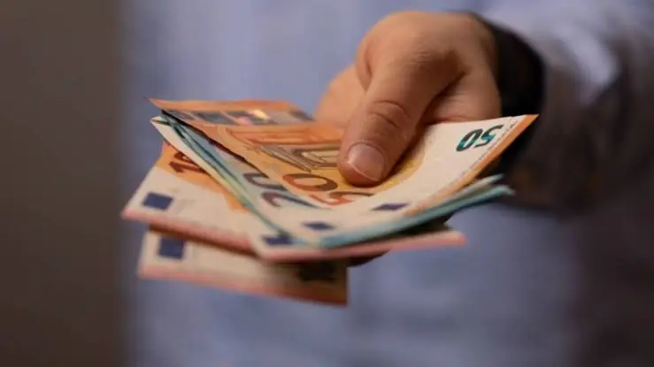 Σχέδιο €1,5 εκατ. για νέες οικογένειες – Πακέτο παροχών αξίας €1.000 ανά παιδί και κατ’ οίκον στήριξη