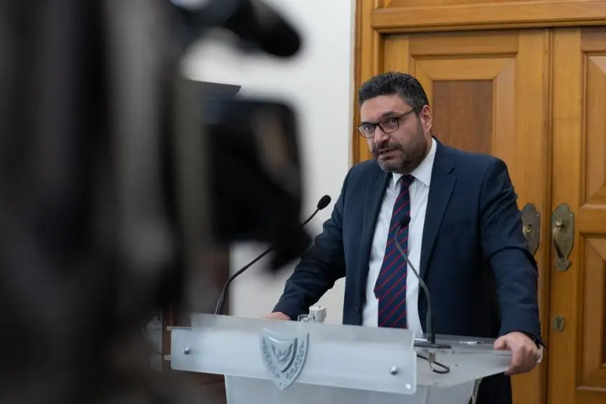 ΥΠΟΙΚ: Δεν υπάρχει περίπτωση να επανέλθει πρόγραμμα πολιτογραφήσεων
