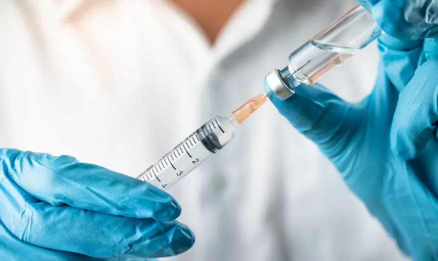 BioNTech: Πιθανή στα μέσα Δεκεμβρίου η έγκριση του εμβολίου