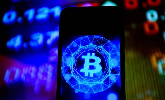 Γκρεμίζεται το Bitcoin - Απώλειες άνω του 23%