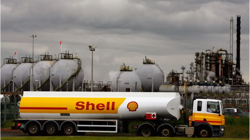 Aναδιοργάνωση με 9.000 απολύσεις στη Shell