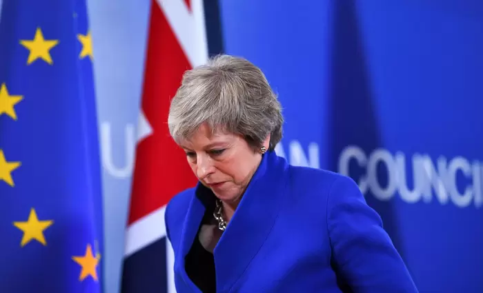Τερέζα Μέι και ΕΕ παίζουν καθυστερήσεις για το Brexit