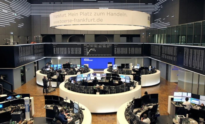 Στο «κόκκινο» οι ευρωαγορές μετά τα πλήγματα μεταξύ Ισραήλ και Ιράν