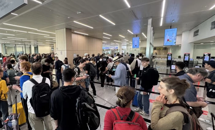 ΕΕ: Οι συνοριακοί έλεγχοι διπλασιάζουν τις ουρές στα μεγάλα αεροδρόμια