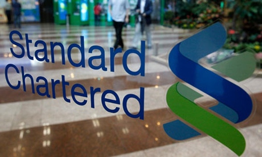 Standard Chartered: Αιφνίδια αποχώρηση του επικεφαλής AI πριν συμπληρώσει χρόνο