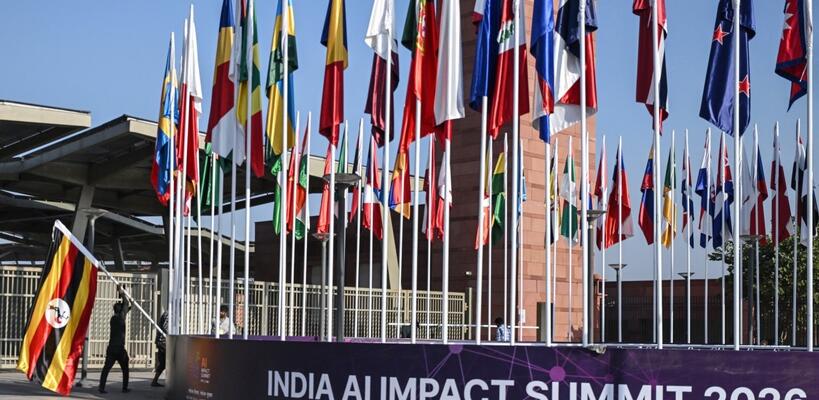 Ινδία: Reliance και Adani στρατολογούν μηχανικούς στη σύνοδο AI