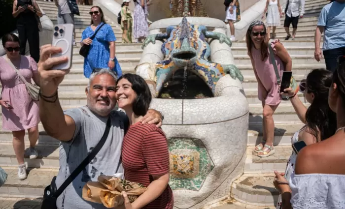 Ισπανία: Επιβράδυνση για τον τουρισμό το 2025 - Η αβεβαιότητα πλήττει τα ταξίδια