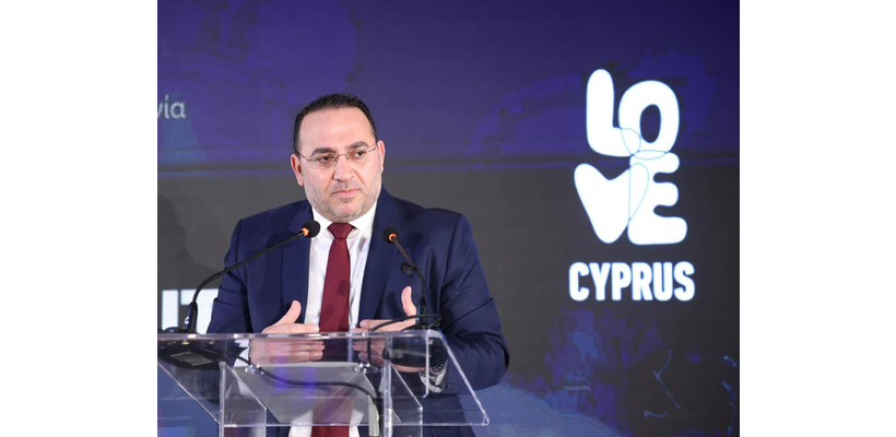 Περιορισμό απωλειών στον τουρισμό στο 5% για φέτος βλέπει ο Κ. Κουμής