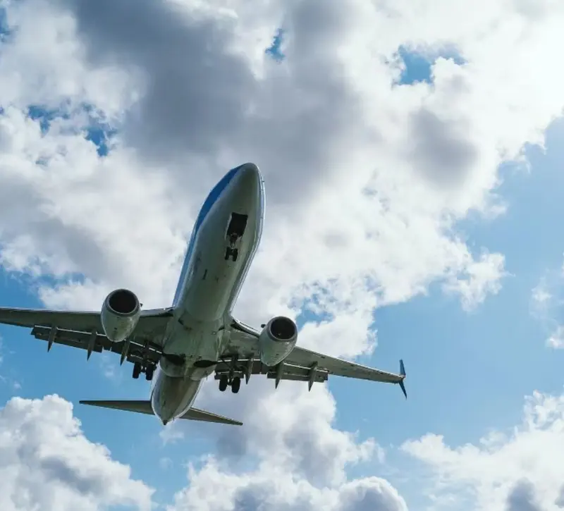 Ευρώπη-Ασία: Αεροπορικές εταιρείες αυξάνουν τις τιμές και τις χρεώσεις στα καύσιμα λόγω Ιράν