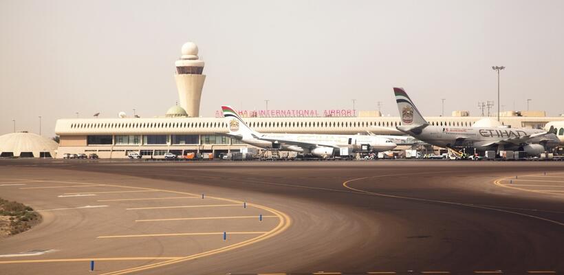 Πόσο θα αυξήσουν τις τιμές στα εισιτήρια προς Ευρώπη οι αεροπορικές της Ασίας λόγω της αστάθειας στο πετρέλαιο