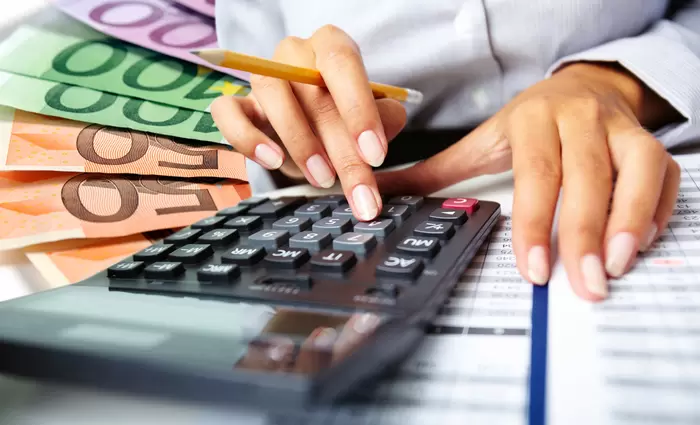 Μειώθηκαν τα επιτόκια και αυξήθηκαν τα δάνεια από εταιρείες