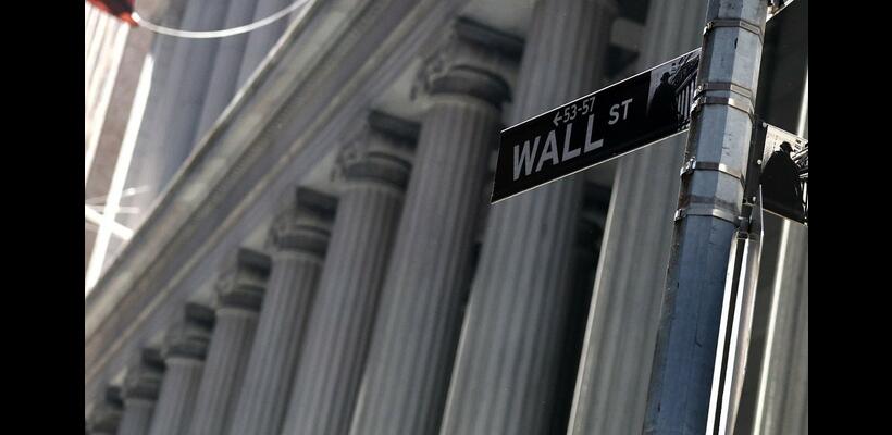 Στο «κόκκινο» η Wall Street λόγω του ενεργειακού σοκ στον Περσικό Κόλπο