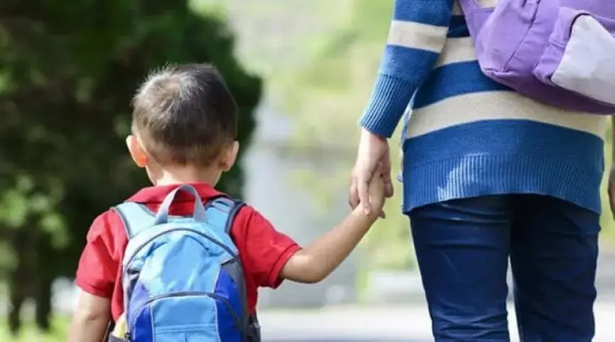 ΙΣΟΤΗΤΑ: Ζητά ανάκληση της εγκυκλίου για τη γονική άδεια και τις αποκοπές απολαβών