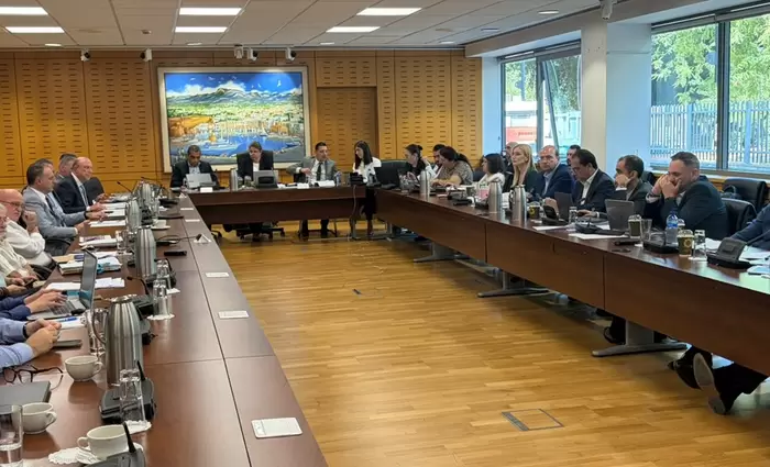Ανάπτυξη 3% το 2027 προβλέπει ο Υπ. Οικονομικών - Τι είπε για ακρίβεια και δημοσιονομικούς κινδύνους