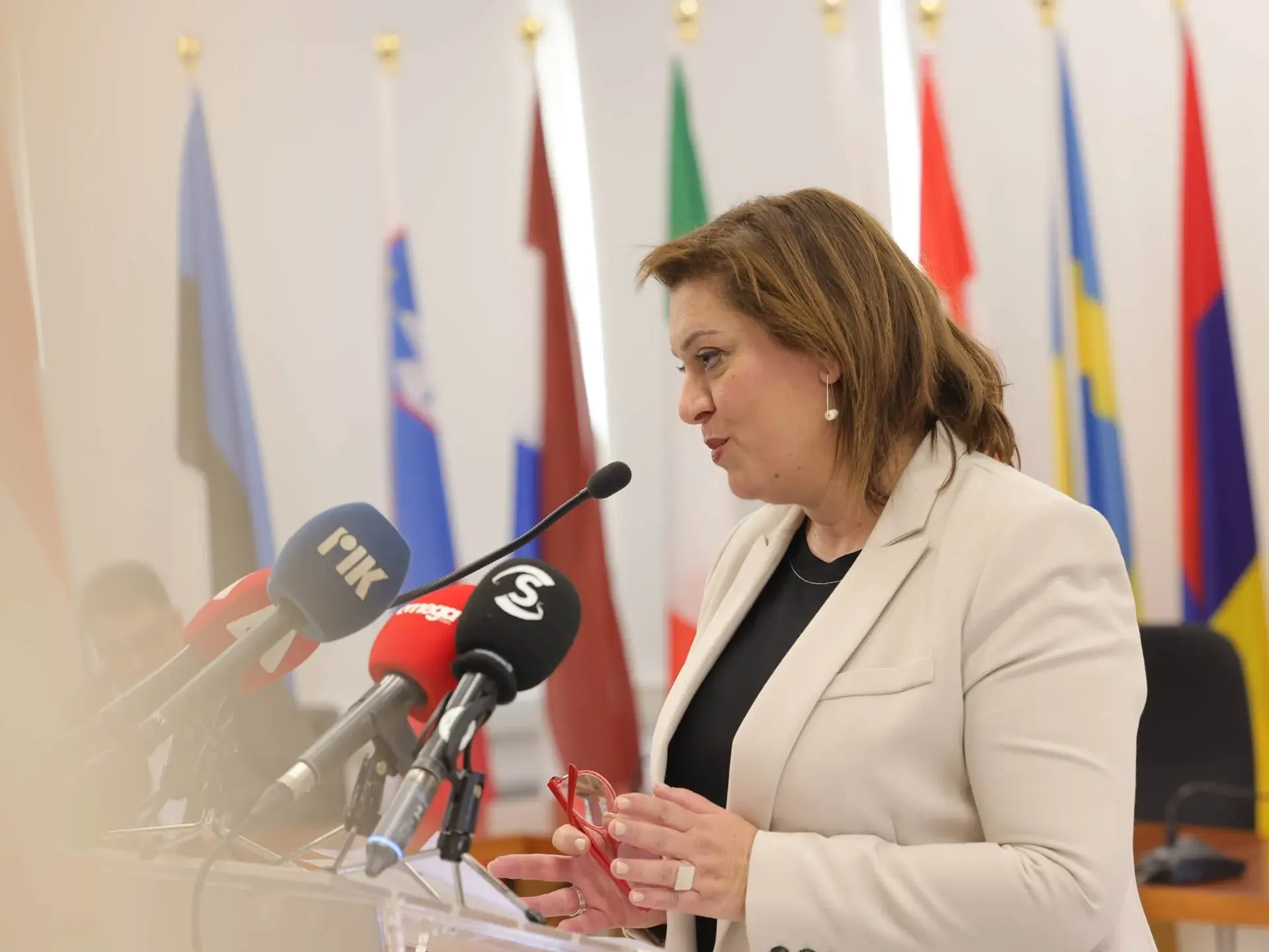 Α. Μιχαηλίδου: Αναγκαίες λόγω έργων και υπερπληθυσμού οι προκατασκευασμένες αίθουσες