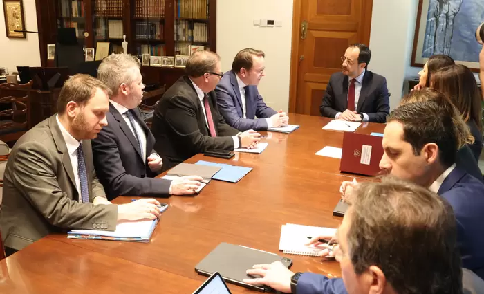 Βάρχελι για αφθώδη πυρετό: Αυστηρή εφαρμογή των μέτρων για να περιοριστεί η κρίση