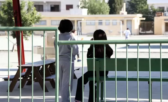 Η εργασιακή αβεβαιότητα απομακρύνει εκπαιδευτικούς από τα Ολοήμερα, λέει η ΠΟΕΔ