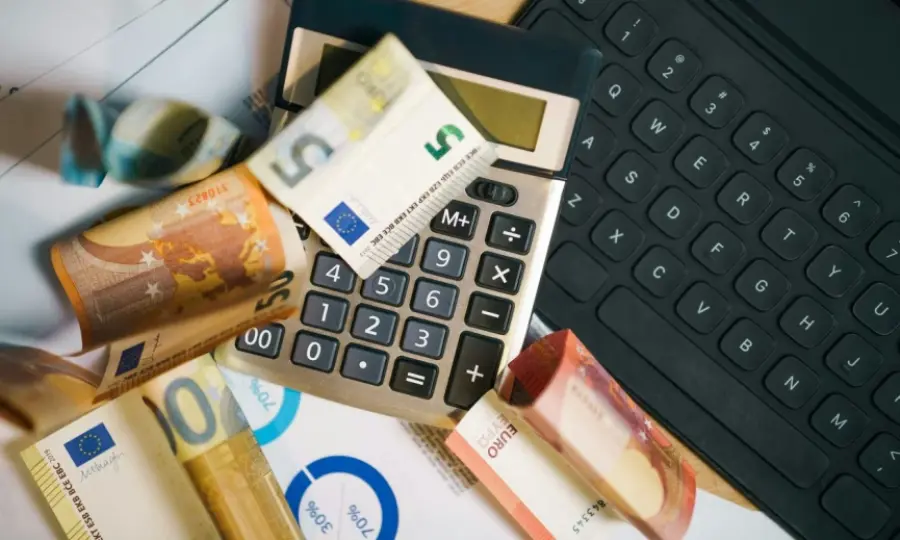 Συνταξιοδοτική μεταρρύθμιση: «Έγινε ένα βήμα μπροστά, αλλά δεν είμαστε στο τέλος του δρόμου» - Τι λένε ΠΕΟ και ΣΕΚ
