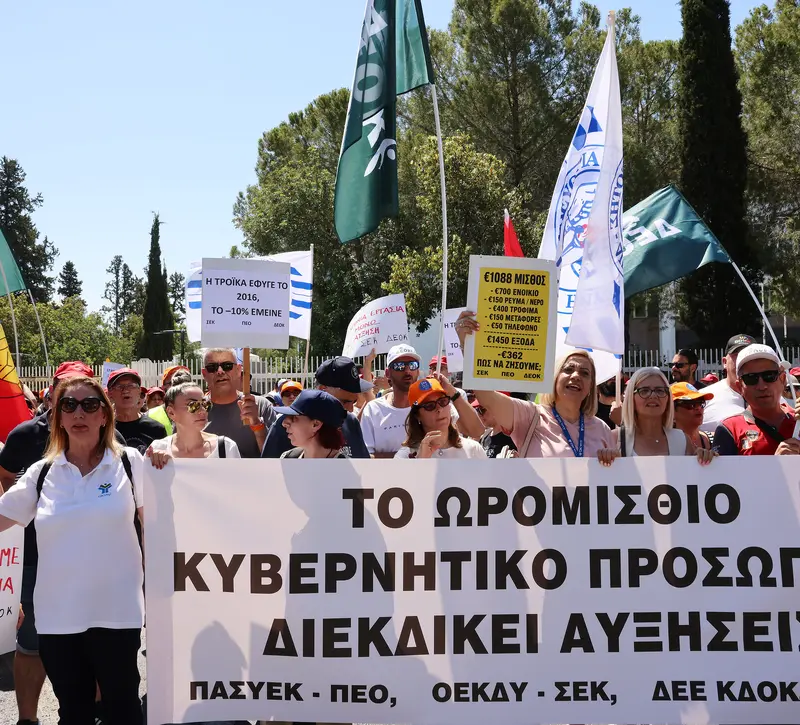 Στους δρόμους ξανά την Πέμπτη οι ωρομίσθιοι  – 24ωρη απεργία για αρχή, αλλά δεν αποκλείουν να γίνει 48ωρη