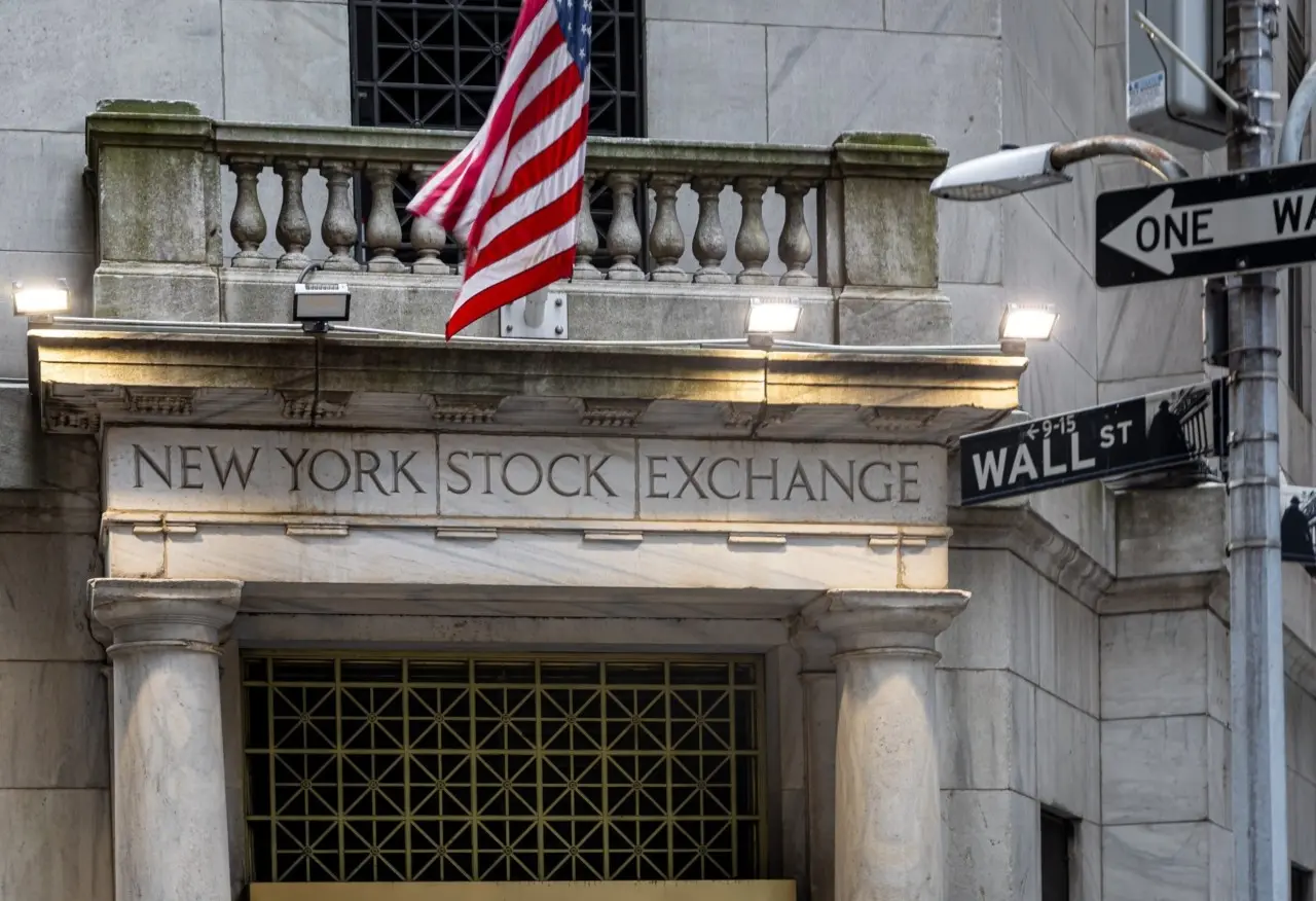 Wall Street: Απώλειες μετά τα στοιχεία για τον πληθωρισμό – «Εκτοξεύονται» οι αποδόσεις των ομολόγων
