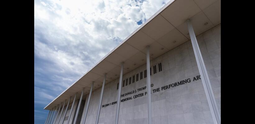 ΗΠΑ: Στα πρόθυρα πτώχευσης και κλεισίματος το Κέντρο Κένεντι, γράφει η Washington Post