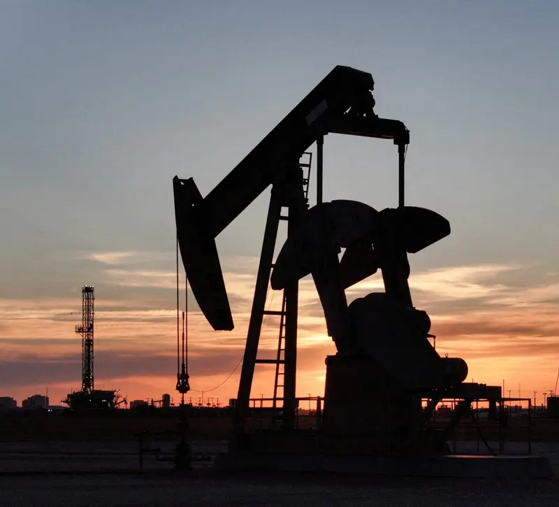 Πάνω από 130 ή 97 δολάρια το βαρέλι; Ποια είναι τελικά η πραγματική τιμή του πετρελαίου;