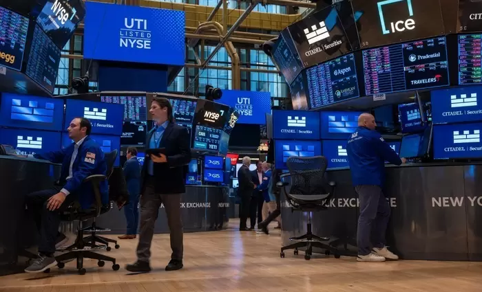 Wall Street: Ξανά πάνω από τις 50.000 μονάδες ο Dow Jones – Aνοδος για Cisco και Boeing