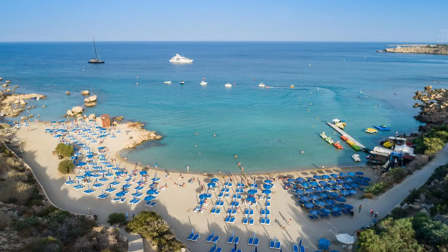 Invest Cyprus: Η Κύπρος παραμένει ασφαλής τουριστικός προορισμός