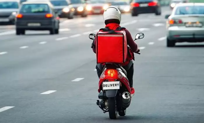 Γεγονός η πρώτη συλλογική σύμβαση στον κλάδο διανομής και ταχυμεταφορών