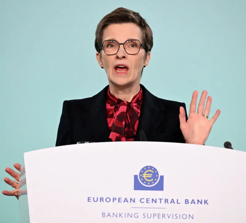 ΕΚΤ: «Καμπανάκι» Μπουχ για τη χαλάρωση των τραπεζικών κανόνων