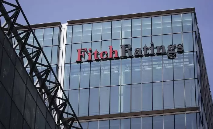 Fitch: Ρεκόρ αθετήσεων στην αγορά ιδιωτικής πίστωσης στις ΗΠΑ – Ποιοι κλάδοι πιέζονται περισσότερο