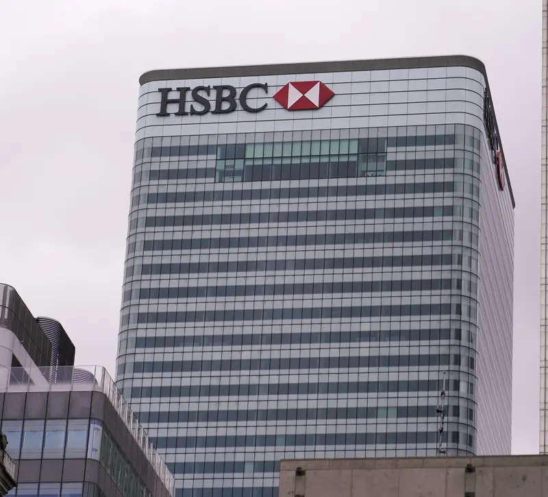 HSBC: Οι τράπεζες βάζουν «φρένο» στη χρηματοδότηση της AI – Ζητούν υψηλότερες αποδόσεις