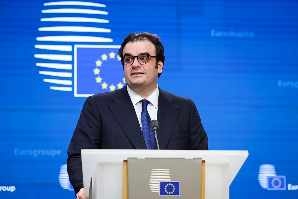 Στο Παρίσι για τη Σύνοδο G7 ο Κυριάκος Πιερρακάκης – Η ατζέντα των συζητήσεων