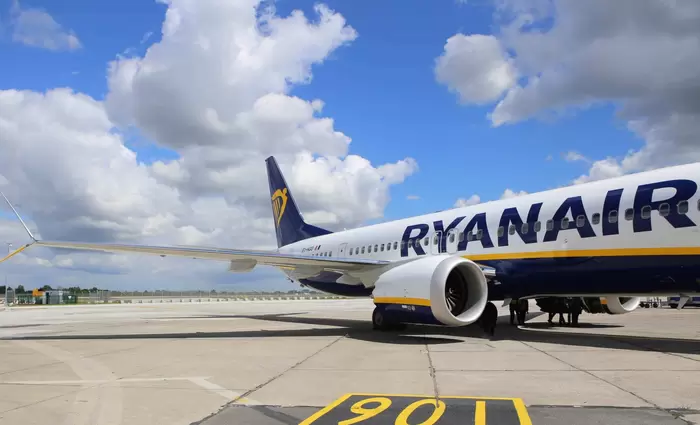 Γιατί τα «βάζει με όλους» η Ryanair