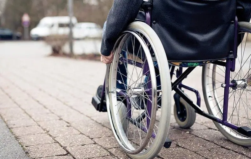 Αυξήσεις στα επιδόματα αναπηρίας και διεύρυνση των δικαιούχων