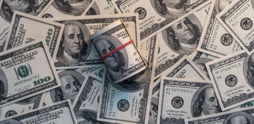 Κρίση στη Μέση Ανατολή: Γιατί το δολάριο επιστρέφει ως το ισχυρότερο ασφαλές καταφύγιο των αγορών