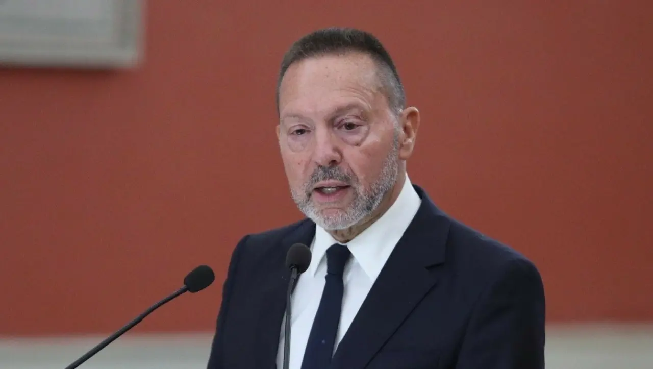 Στουρνάρας: Προειδοποιεί για αύξηση επιτοκίων από την ΕΚΤ αν επιμείνουν οι υψηλές τιμές πετρελαίου