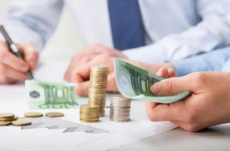 «Αναφορά στην ΕΕ αν κριθεί αντισυνταγματικός ο νόμος για τις καταχρηστικές ρήτρες