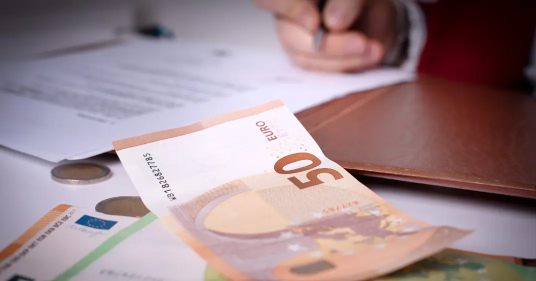Εισφορές στα μερίσματα: Στις €23.000 το όριο στο αναθεωρημένο νομοσχέδιο του συνταξιοδοτικού
