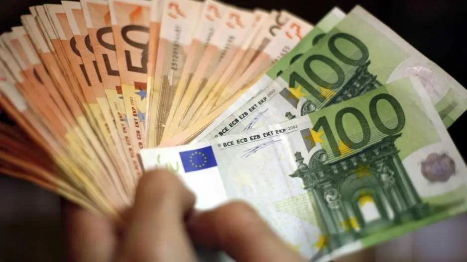 Μειώθηκαν καταθέσεις και δάνεια τον Ιανουάριο