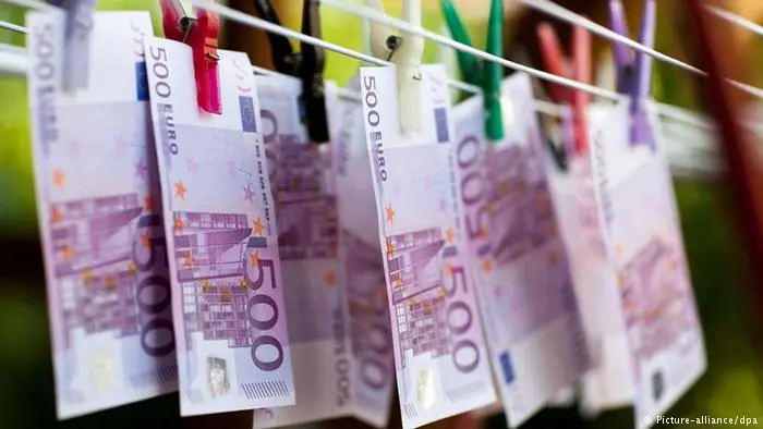 Το ξέπλυμα μαύρου χρήματος απειλεί τώρα και μικρότερες τράπεζες