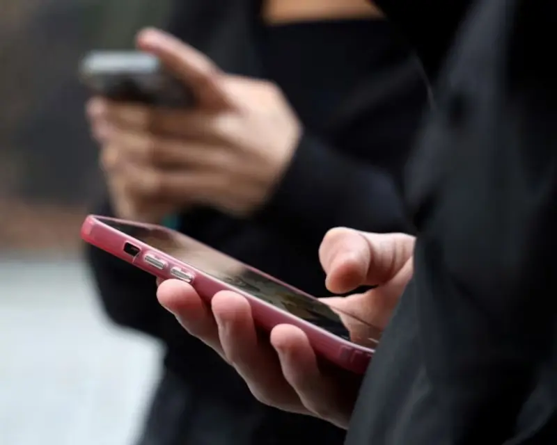 Φρένο στα social media για τους κάτω των 15 - Ενέκρινε Σχέδιο Δράσης το Υπουργικό